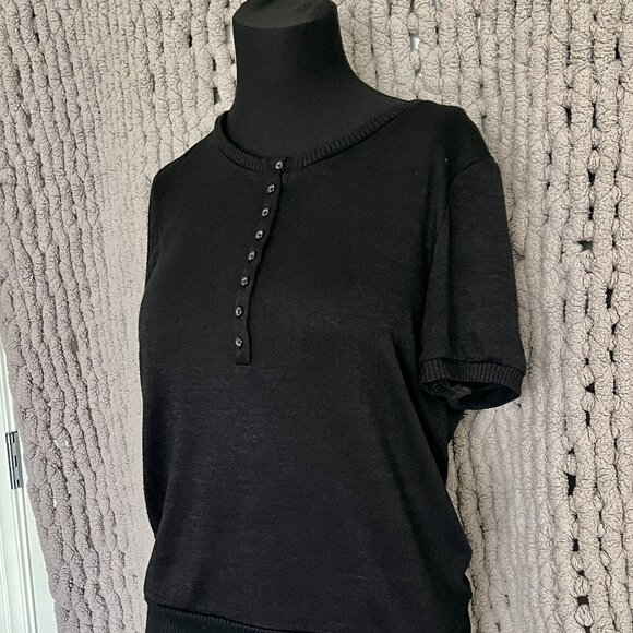 Gap Classic Black Knit Henley Short Sleeve Size M - Picture 2 of 9